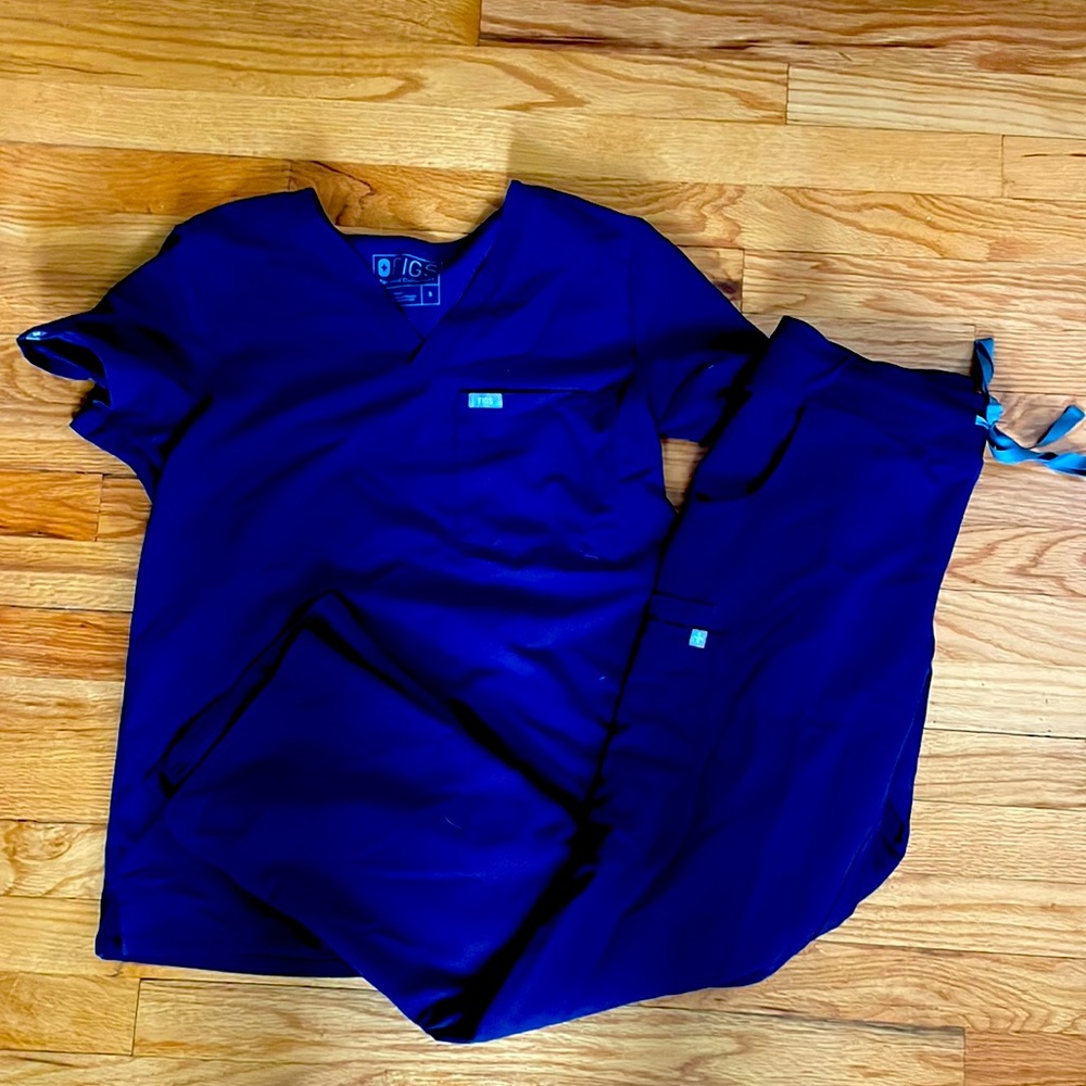 Figs scrub set navy size small